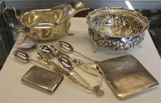 Assorted small silverware